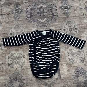 Polarn o Pyret unisex baby boys girls Striped Long Sleeve Baby Onesie sz 2-4 m